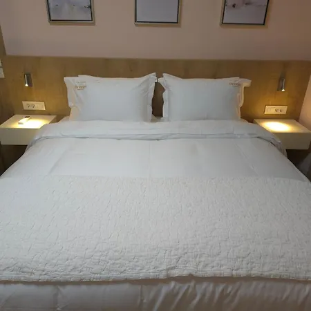 Апартаменти Breeze *